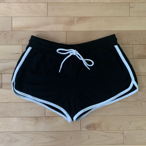 Garage shorts - Picture 1 of 3